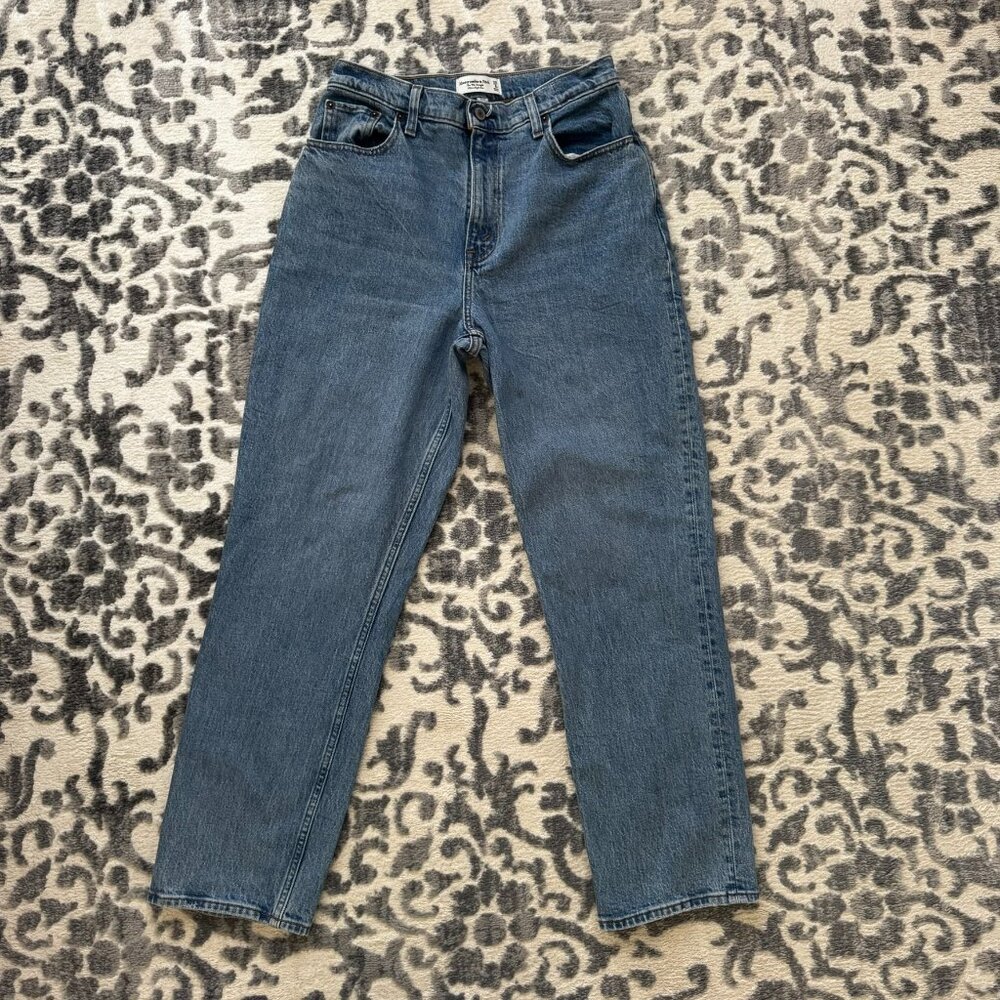 A&F Curve Love The '90s Straight Ultra High Rise Jeans • Size 29/8S